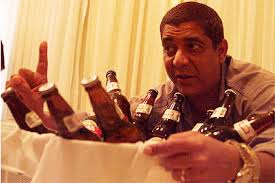 O cantor zeca pagodinho (foto: Tomando Uma Com Zeca Pagodinho Photos Facebook