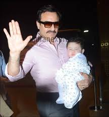 Saif Ali Khan Kareena Switzerland Saif Taimur Images Taimur Vacation Taimur Age Kareena Kapoor Baby Pics Kareena Kapoor Baby Taimur Ali Khan