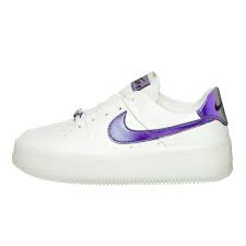 In a particle beige colourway, they're made with a suede upper and feature hard leather detailing to the heel for a premium look that keeps your 'fits fresh. Nike Wmns Air Force 1 Sage Low Lx Spruce Aura Blank White Hhv