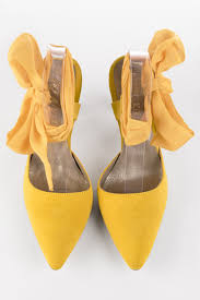 Couleur moutarde, jaune moutarde… cette couleur emblématique de la déco des années 60 et une petite sélection couleur moutarde que je partage avec plaisir avec vous si vous souhaitez en voir plus, j'ai créé un board pinterest dédié à cette jolie couleur moutarde avec sacs, chaussures. Cel Mai Bun Produse Noi Pret De Fabrica Chaussures Femme Couleur Moutarde 101openstories Org