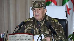 أعلنت وزارة الدفاع الجزائرية، اليوم الأحد، أنها أحبطت مؤامرة خطيرة تستهدف البلاد خططت لها الحركة الانفصالية ماك. ÙˆØ²Ø§Ø±Ø© Ø§Ù„Ø¯ÙØ§Ø¹ Ø§Ù„Ø¬Ø²Ø§Ø¦Ø±ÙŠØ© ØªÙ‡Ø¯Ø¯ Ø¨Ù…Ù„Ø§Ø­Ù‚Ø© Ø¹Ø³ÙƒØ±ÙŠÙŠÙ† Ù…ØªÙ‚Ø§Ø¹Ø¯ÙŠÙ† ÙÙŠ Ø§Ù„Ù…Ø¹Ø§Ø±Ø¶Ø©