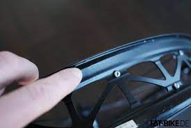 Find out how to tell if you have a broken finger or thumb, what you should do, and how long it takes to heal. Dt Swiss Br2250 Fatbike Wheels Tested