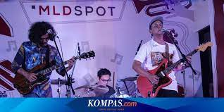 Lirik Dan Chord Lagu Di Udara Dari Efek Rumah Kaca Halaman All Kompas Com