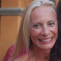 Kara Noble's Instagram, Twitter & Facebook