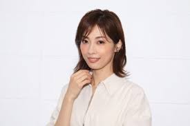 Shift in meaning from 朝 (ashita, next morning), itself cognate with 朝 (asa, morning). Q27zjknfwrdzlm