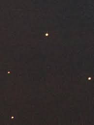 Comme le rapporte rtl, plusieurs personnes ont en effet vu une boule lumineuse vers 18h. Des Ovnis Dans Le Ciel De La Metropole Le Soir De Noel