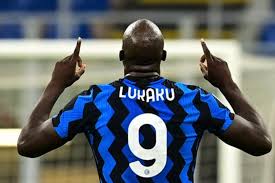 I carabinieri multano 24 invitati, tra cui 3 giocatori dell'inter. Festa Di Compleanno Di Lukaku In Hotel Pioggia Di Multe