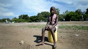 Ein ehemaliger schüler hat dort mit zwei komplizen mindestens sechs menschen getötet und viele weitere verletzt. Hunger In Kenia Verfehlte Politik Zu Lasten Der Menschen Br24 Br De