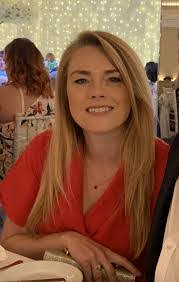 Karen Cowling's Instagram, Twitter & Facebook