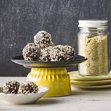 Energy Balls Mit Getrockneten Pflaumen Rezept Getrocknete Pflaumen Lebensmittel Essen Lecker