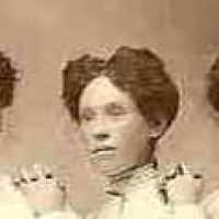 Elizabeth Largent's Instagram, Twitter & Facebook