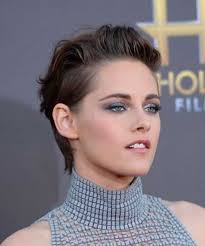 If you're committed to looking like her, you can even dye your hair to match hers. Pin On Hair Ideas