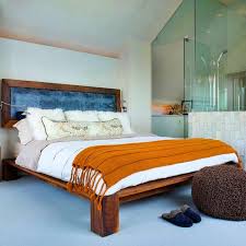 تصميم غرفة النوم مع سرير 110 صور مع سرير أزرق بجانب النافذة وسرير بني مزور في المناطق الداخلية ومشروع تصميم لغرفة النوم مع منصة تحت السرير غرفة نوم 2021