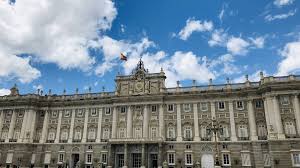 Oprócz architektury klasycystycznej w mieście znaleźć można także budynki architektury współczesnej. Zabytki W Madrycie Pl Zycie Informacje Zwiedzanie Porady