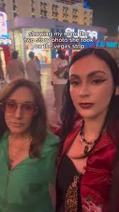 It’s her first time living too 💕 , @bottledblondelv #bottledblonde  #bottledblondelv #vegas #vegasstrip