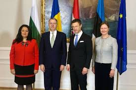 Comisia europeană a transmis astăzi un mesaj extrem de important cu privire la actuala situație în care se află românia în contextul pregătirilor pentru preluarea președinției rotative. Reuniunea De BilanÈ A Trio Ului Estonia Bulgaria Austria PreÈedinÈia Romaniei La Consiliul Uniunii Europene