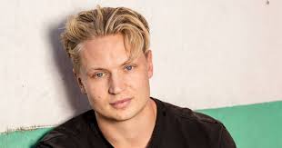 Mænd vil spejle sig i det, de foretager sig. De gider ikke læse som  tidsfordriv