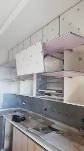 أثناء التركيب جبلة هاي غلوس أبيض مع موزاييك مطابخ Mozaic Kitchen Facebook
