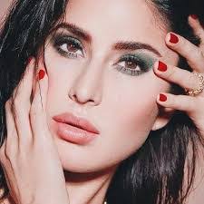 Katrina English's Instagram, Twitter & Facebook