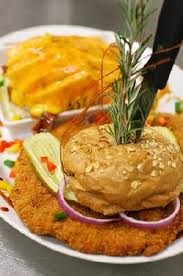 Las Vegas Hash House A Go Go Restaurant Best Breakfast Lunch Spot Off The Strip Vegas Restaurants Las Vegas Restaurants Las Vegas