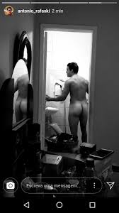 Ex-BBB Antônio Rafaski quebra a web ao vazar fotos nuas do irmão ...