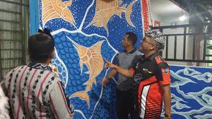 Budaya bangsa indonesia yang kaya mendorong lahirnya berbagai corak dan jenis batik tradisional dengan ciri kekhususannya sendiri. Dinding Rumah Kreatif Berhias Mural Ikan Marlin