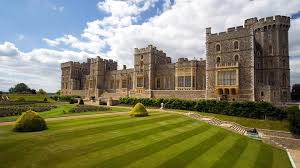 The order of the garter, an english order of knighthood, was founded by king edward iii in 1348. Schloss Windsor Bei London