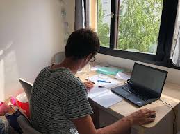 Le 13 janvier est le 13e jour de l'année du calendrier grégorien. La Suisse Ferme Les Commerces Non Essentiels Et Rend Le Teletravail Obligatoire Le Messager