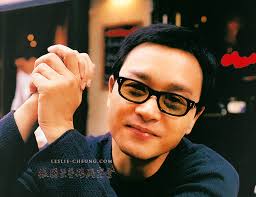 有一次我跟監製錢國偉到張國榮的「為你鍾情」餐廳吃飯，在食飯途中，錢國偉突然說哥哥在店內，而我的位置剛剛好是背著他的，所以是我看不到他之餘，他亦理應看不到我的，而由於我跟他已經隔了很久沒有見面，加上我的性格是比較內斂和怕羞，所以不敢上前跟他打招呼。  正當 ...