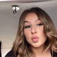 Lilly Francis's Instagram, Twitter & Facebook