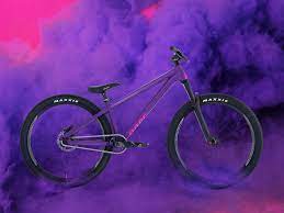 Slopestyle bikes are basically dirt jump bikes with the suspension designed to soak the harshest of impacts. Rose Bikes The Bruce Ist Zuruck Jetzt In Deepest Purple Streng Limitiert Unser Bike Fur Slopestyle Dirt Street Und Pumptrack Niedrig Im Gewicht Aber Extrem Belastbar Und Stabil