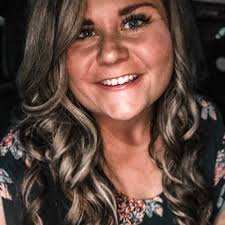 Courtney Elmore's Instagram, Twitter & Facebook