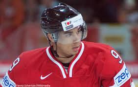 Why do i feel like this is happening a lot more recently? Creditor Blasts Evander Kane Over Serious Gambling Problem