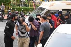 Sembelihan timbalan pengarah pelajaran dengan dibantu oleh ustaz rosli dan kakitangan jpn. Faizul Pegawai Jpn Datuk Lai Chin Wah Dan 4 Lagi Dalang Cina Penang Didakwa Sindiket Jual Mykad