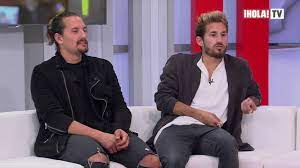 Mau y ricky es un dúo compuesto por los hermanos mauricio y ricardo montaner jr, hijos del famoso cantautor ricardo montaner. Mau Y Ricky Nos Hablan De La Relacion Con Su Papa El Cantante Ricardo Montaner La Hora Hola Youtube