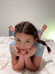 Anne Milo's Instagram, Twitter & Facebook