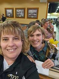 Whataburger donates to Woodville band boosters