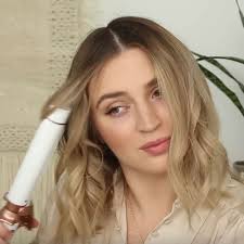Avec la bonne coupe, vos cheveux seront dynamique et toujours sexy. 8 Tutos Coiffures Pour Les Cheveux Mi Longs Elle