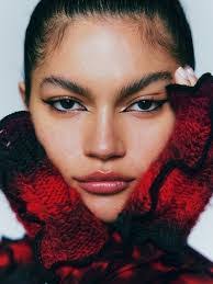 Tamara Davidson's Instagram, Twitter & Facebook