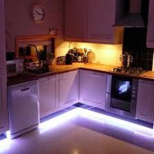Led aydınlatma sistemi piriz ve diğer elektronik aksamlar ocak üzerine denk gelmemeli. Mutfak Aydinlatma Tezgah Alti Kavak Elektrik Cilingir Facebook