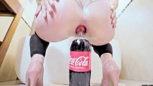FAMILY COKE BOTTLE ENTIRE DEEP - XNXX.COM