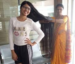 Sides are short but not at all close. Teenage Rapunzel Sets Longest Hair Record After Bad Haircut When She Was Six Guinness World Records