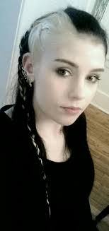 Kelly Cuthbertson's Instagram, Twitter & Facebook