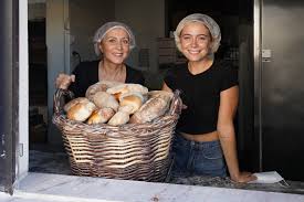 De acordo com um uma publicação online, a atriz perdeu quase sete mil euros e foi ela quem fez a denúncia à polícia. Maria Joao Abreu Em Coma Induzido Mensagens De Apoio Multiplicam Se Pessoas Publico