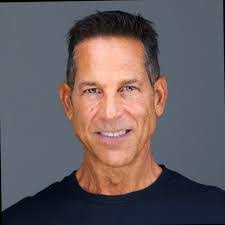 Dennis Volker's Instagram, Twitter & Facebook