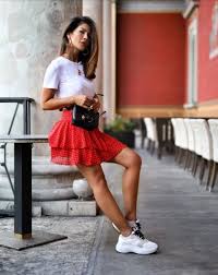 How To Wear Pleated Skirt With Sneakers? 7 Styles To Try On! – Hilderbrand  Lifestyle