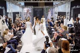 Bei brautkleid verkaufen haben sie 10x mehr chancen für ihr gebrauchte brautkleid zu verkaufen, und sie werden es verkaufen 30x schneller! Die Inspiration Hinter Den Kollektionen 2021 Von Modeca Bridal Interview Mit Alden Misolas Head Of Design Von Modeca Bridal Times
