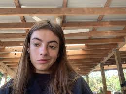 Ellen Angelo's Instagram, Twitter & Facebook