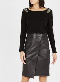 De plus, notre service clientèle est disponible pour répondre à toutes vos préoccupations concernant l'achat de la jupe crayon en cuir. Jupe Courte Crayon En Cuir Noir Ikks Femme Place Des Tendances