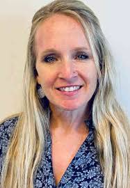 Jennifer Roos's Instagram, Twitter & Facebook